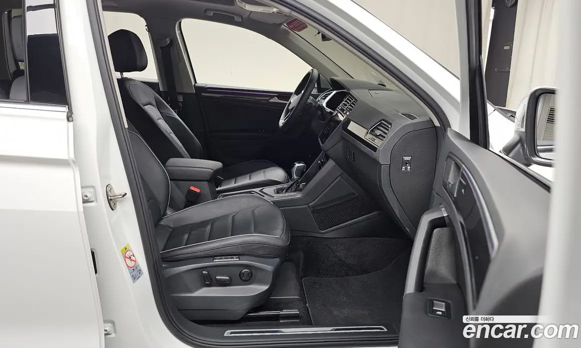 Volkswagen Tiguan 2022 2.0 автомат (гидро), фото 16
