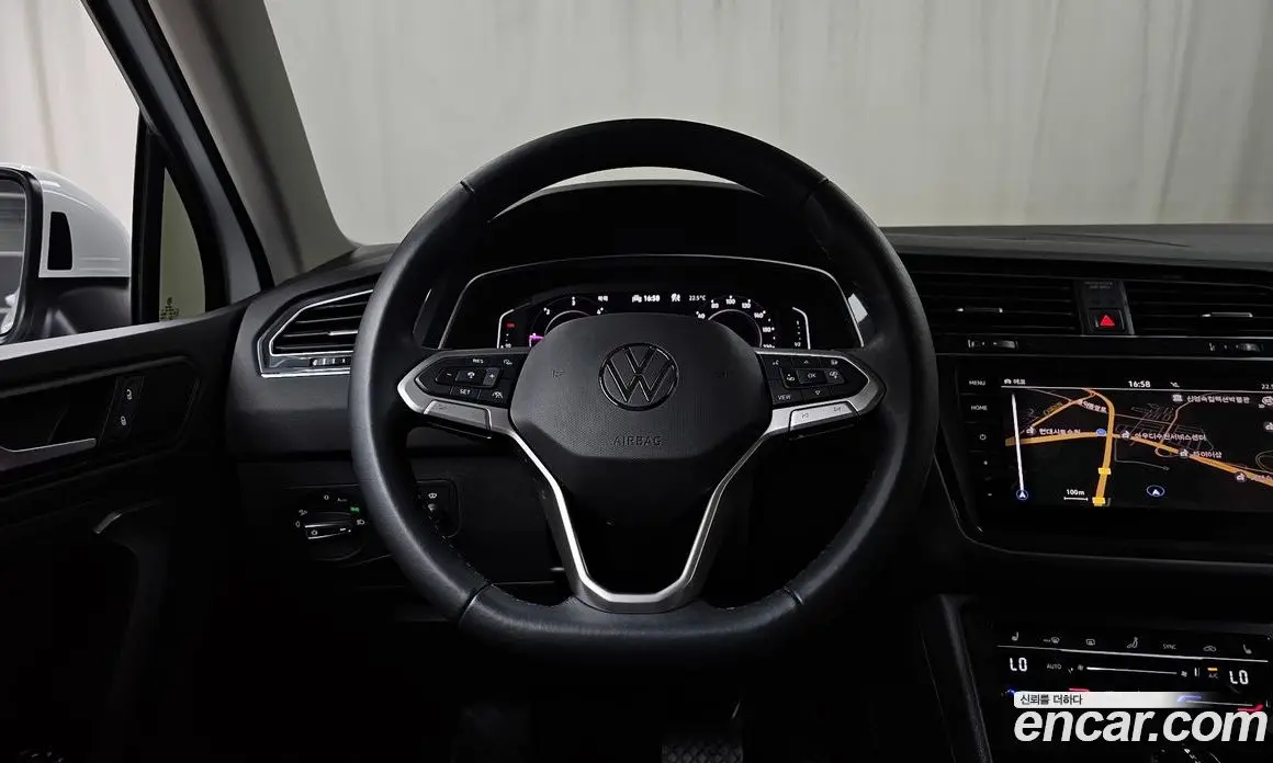 Volkswagen Tiguan 2022 2.0 автомат (гидро), фото 18