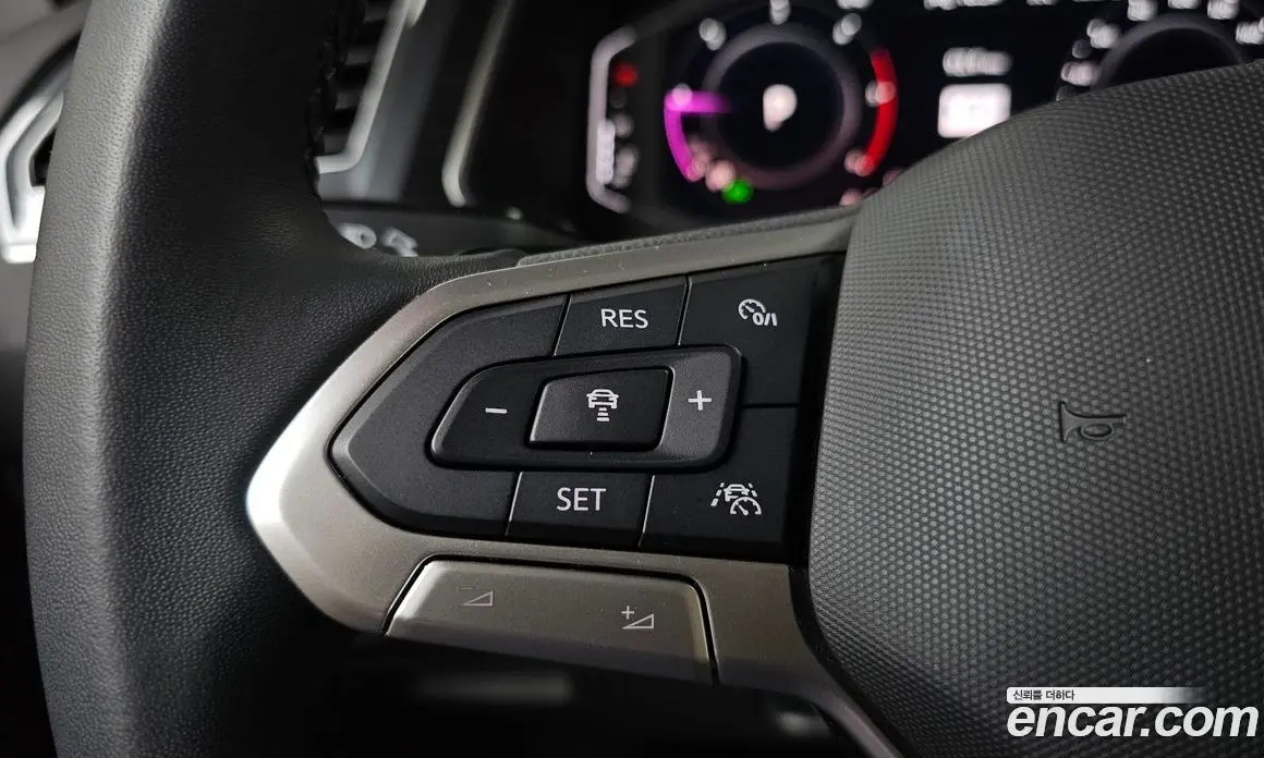 Volkswagen Tiguan 2022 2.0 автомат (гидро), фото 27
