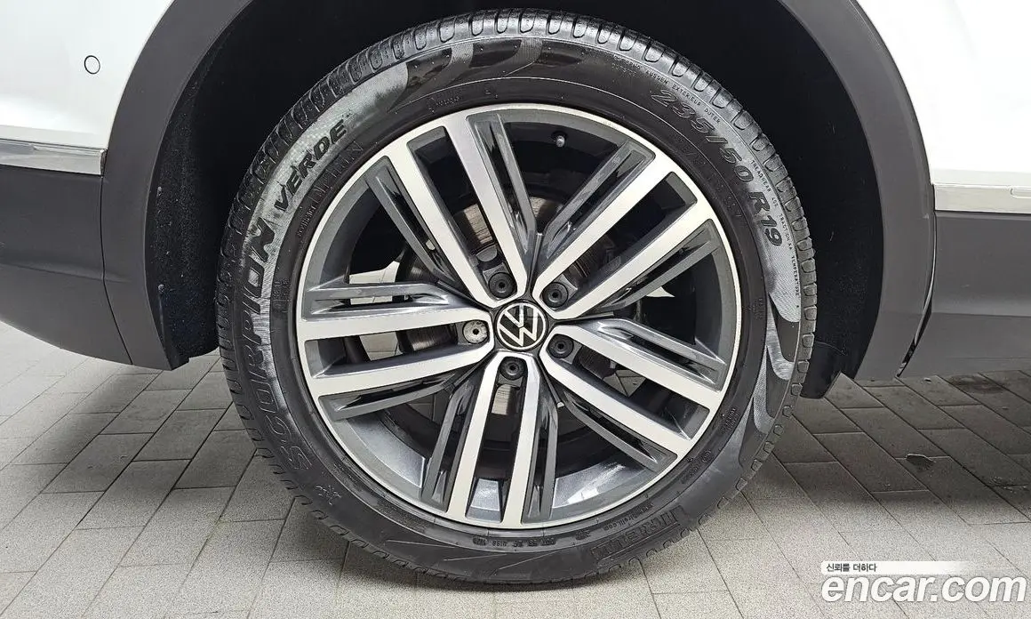 Volkswagen Tiguan 2022 2.0 автомат (гидро), фото 4