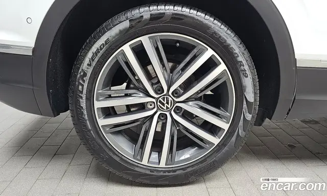 Volkswagen Tiguan 2022 2.0 автомат (гидро), миниатюра 4