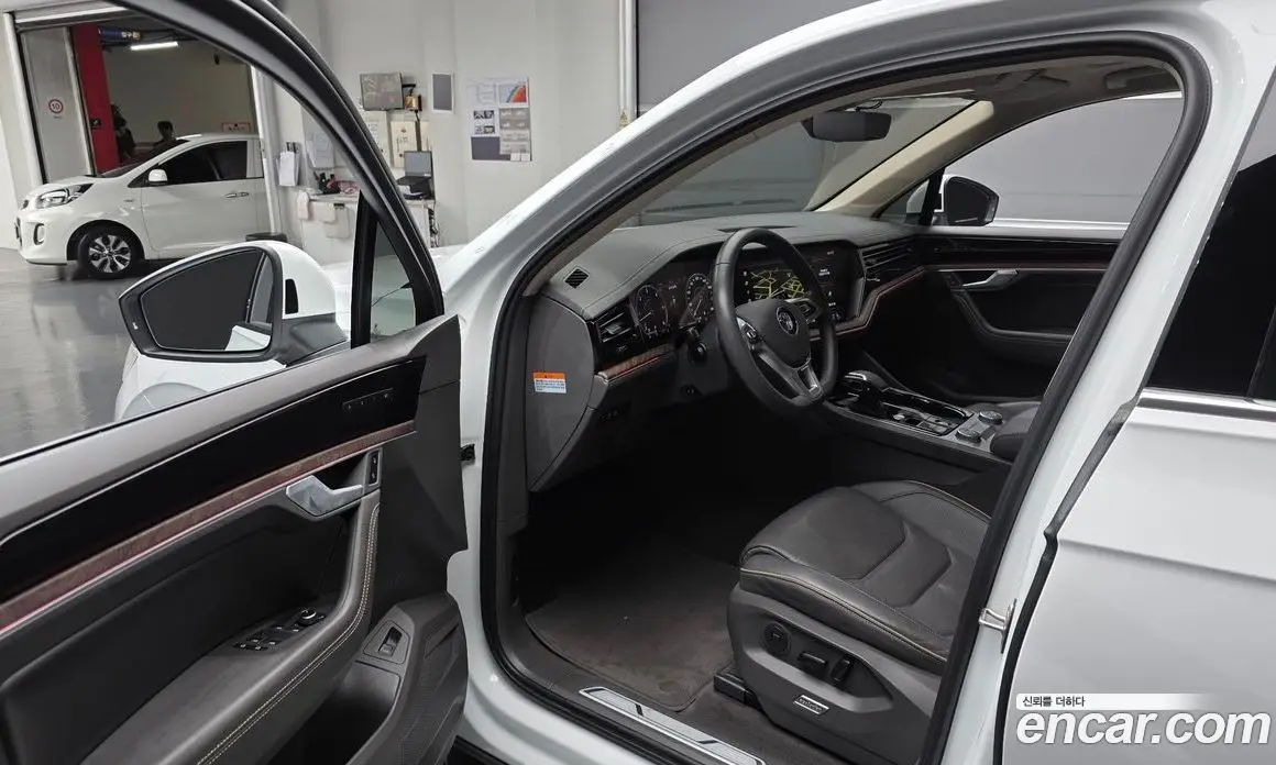 Volkswagen Touareg 2020 3.0 автомат (гидро), фото 10
