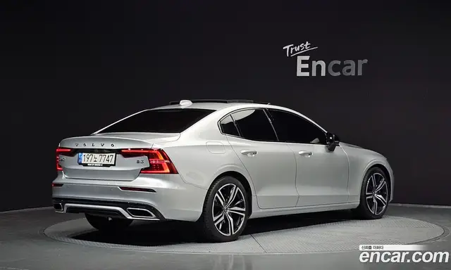 Volvo S60 2022 2.0 автомат (гидро), миниатюра 2
