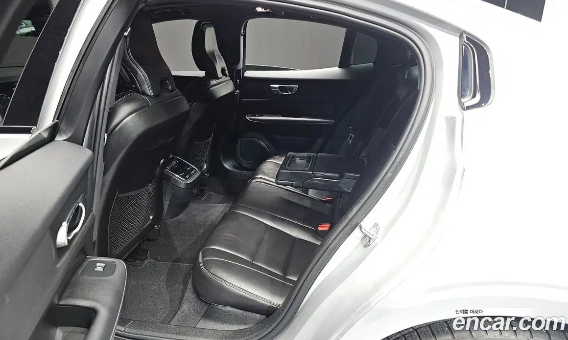 Volvo S60 2022 2.0 автомат (гидро), фото 18