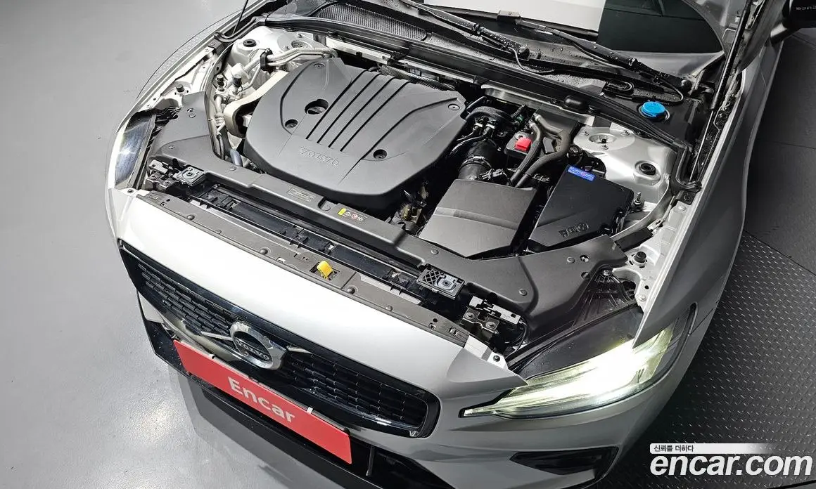 Volvo S60 2022 2.0 автомат (гидро), фото 6