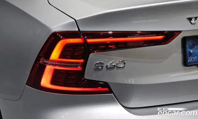 Volvo S60 2022 2.0 автомат (гидро), миниатюра 9