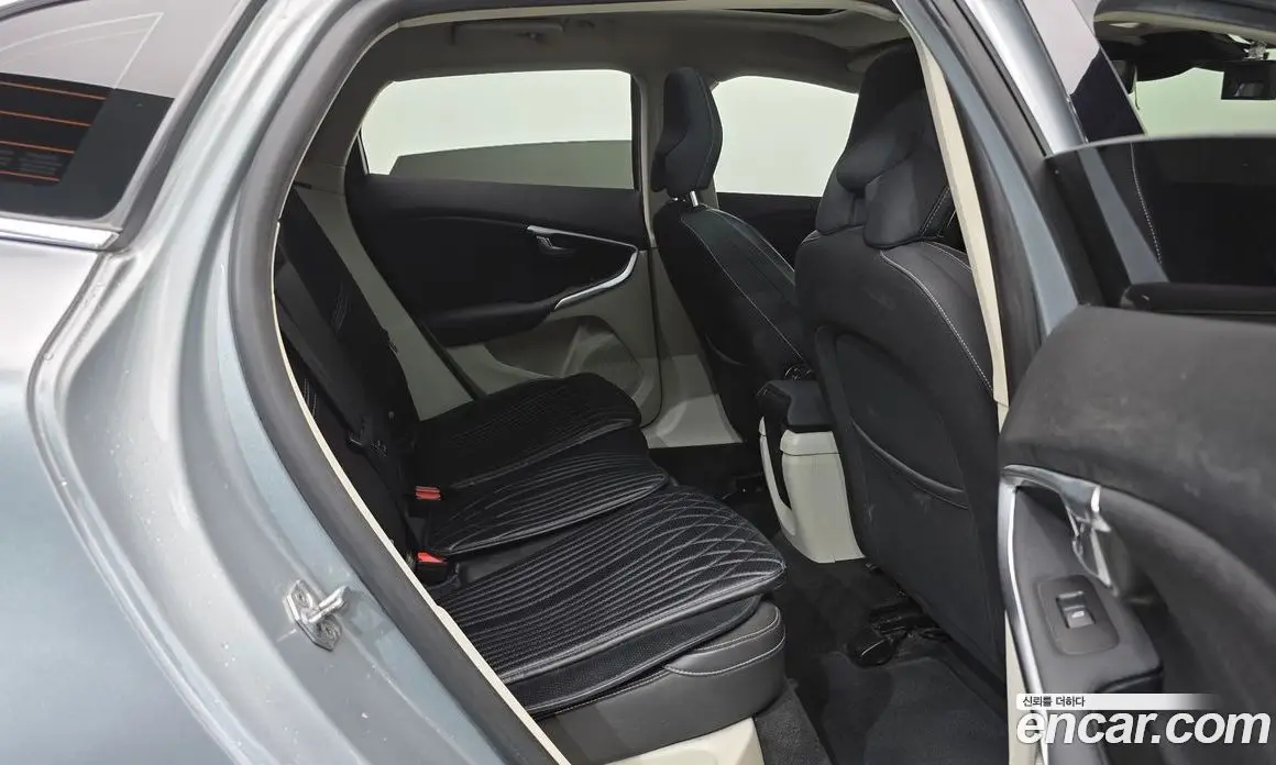 Volvo V40 2016 2.0 автомат (гидро), фото 11