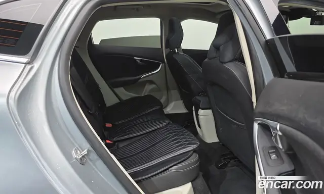Volvo V40 2016 2.0 автомат (гидро), миниатюра 11