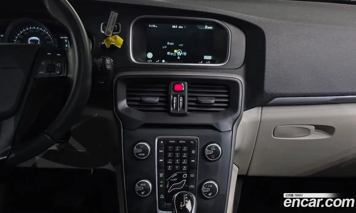 Volvo V40 2016 2.0 автомат (гидро), фото 12