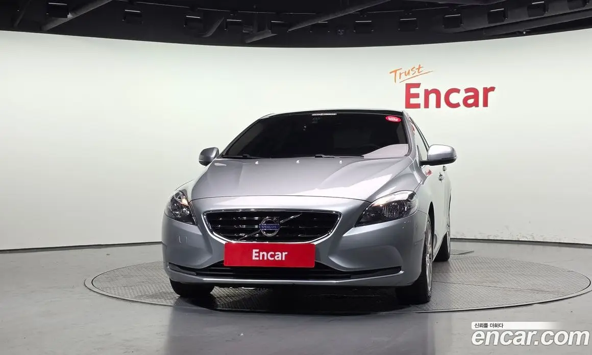Volvo V40 2016 2.0 автомат (гидро), фото 3
