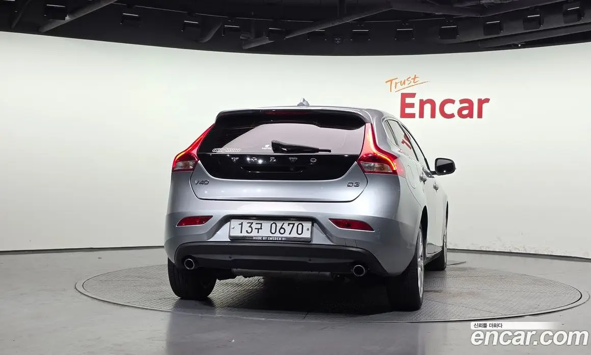 Volvo V40 2016 2.0 автомат (гидро), фото 4