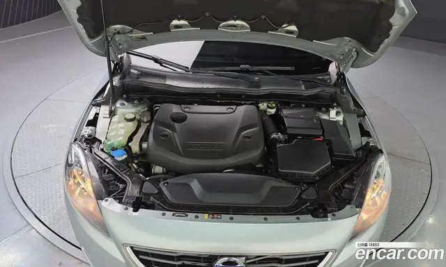 Volvo V40 2016 2.0 автомат (гидро), миниатюра 6