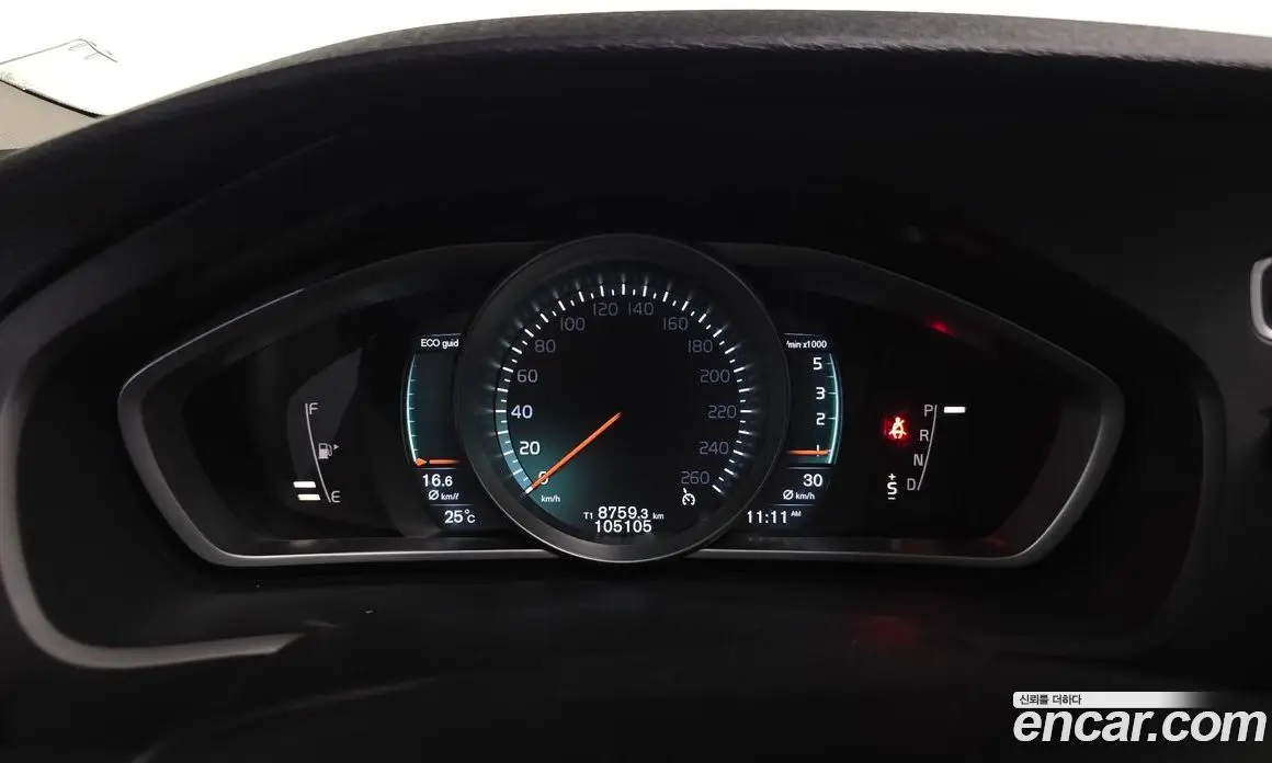 Volvo V40 2016 2.0 автомат (гидро), фото 8