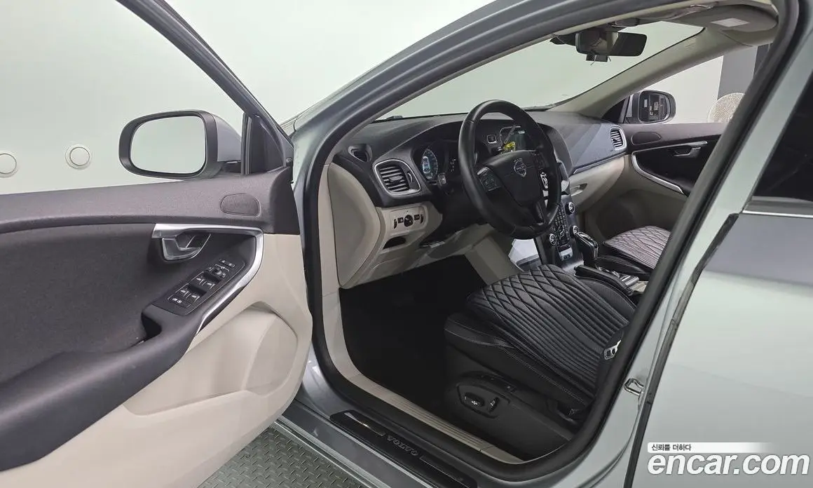 Volvo V40 2016 2.0 автомат (гидро), фото 10