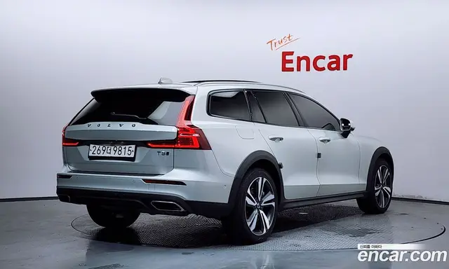 Volvo V60 2020 2.0 автомат (гидро), миниатюра 2
