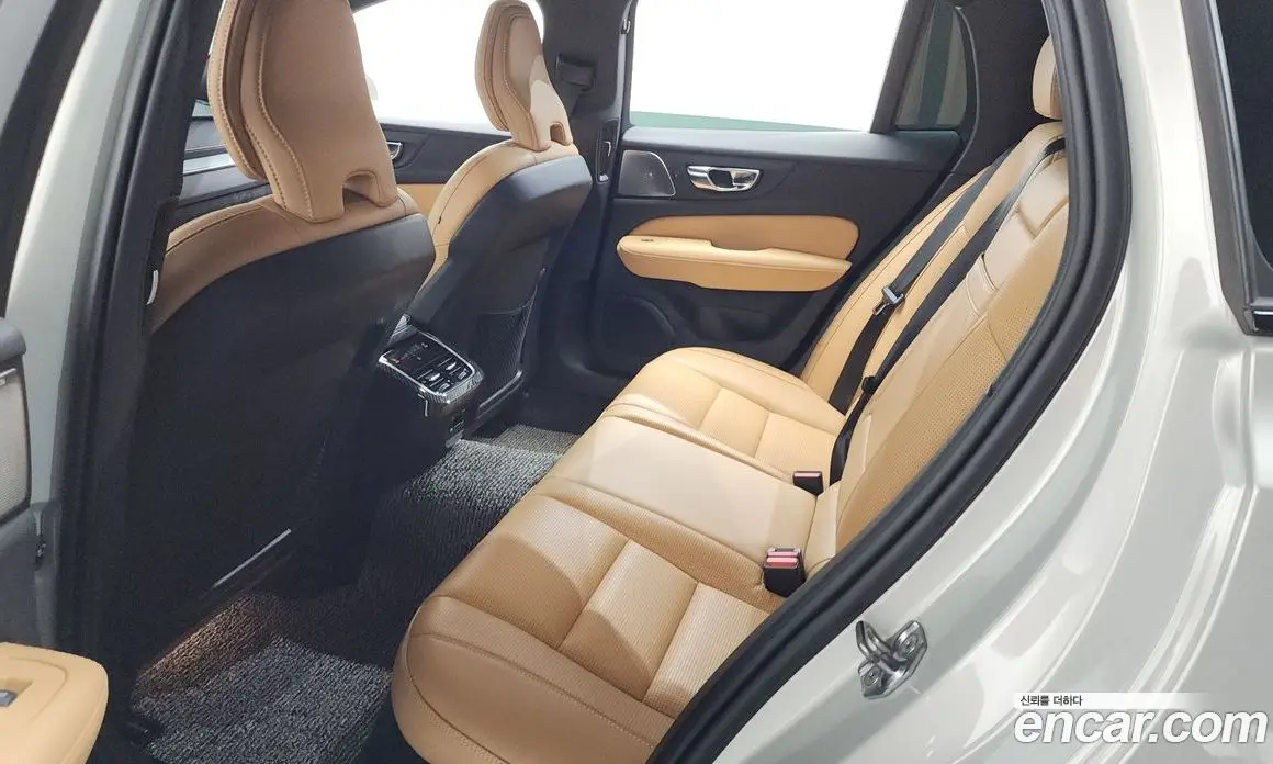 Volvo V60 2020 2.0 автомат (гидро), фото 11
