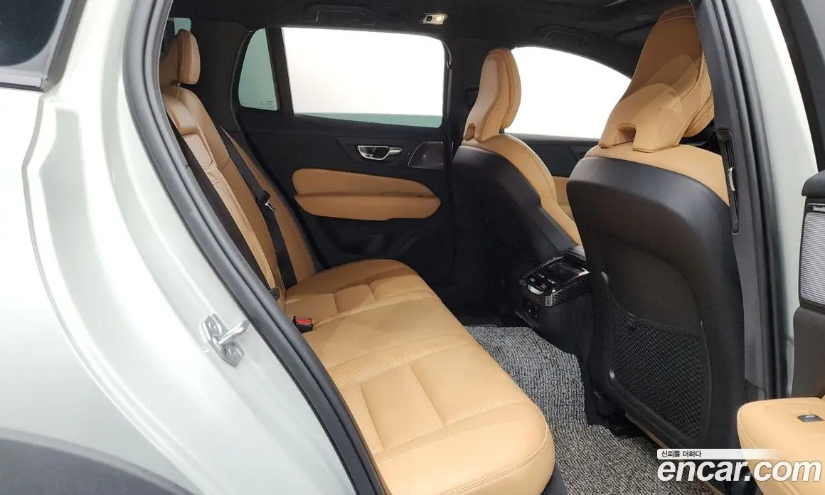 Volvo V60 2020 2.0 автомат (гидро), фото 19