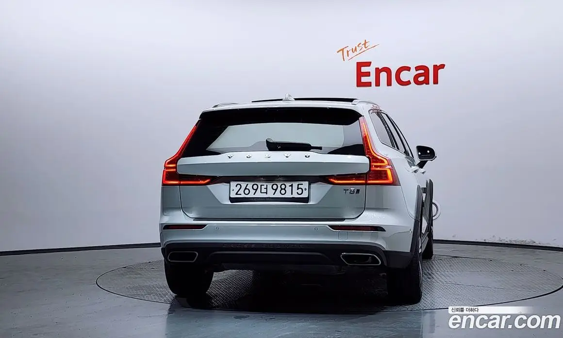 Volvo V60 2020 2.0 автомат (гидро), фото 4