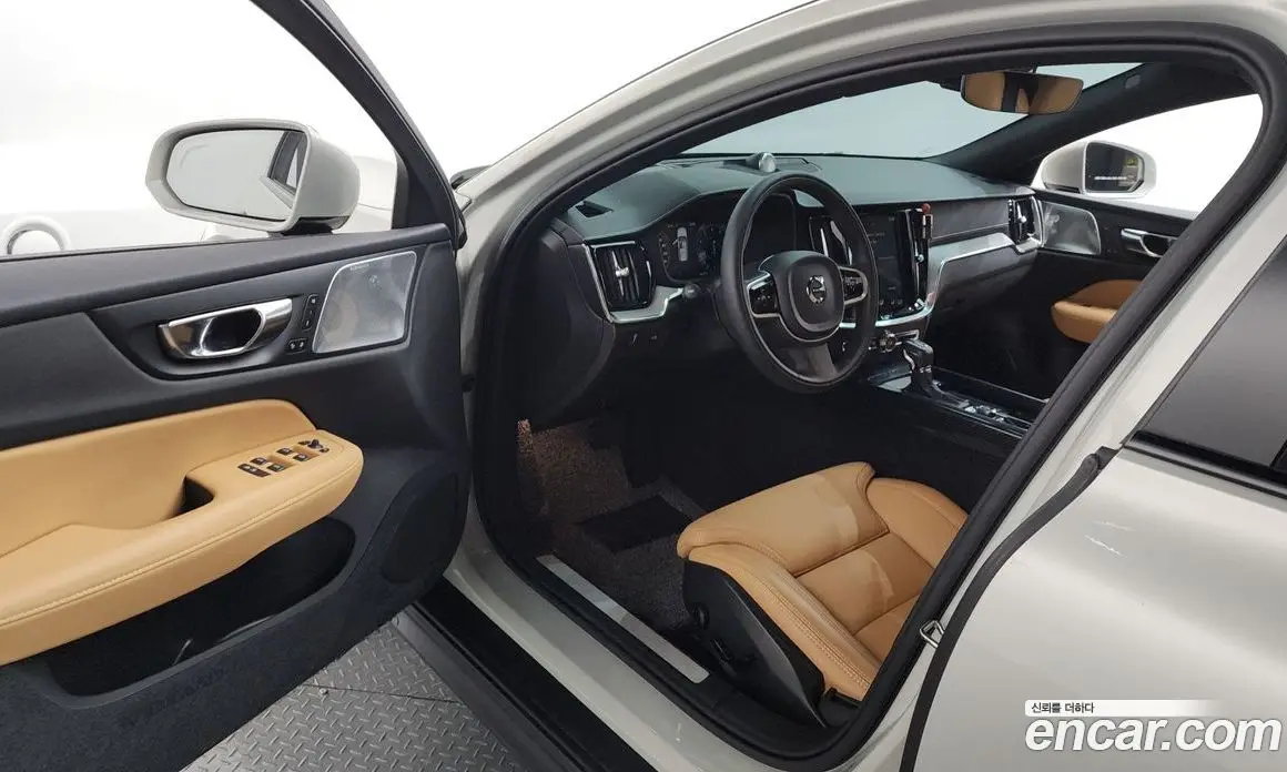 Volvo V60 2020 2.0 автомат (гидро), фото 10