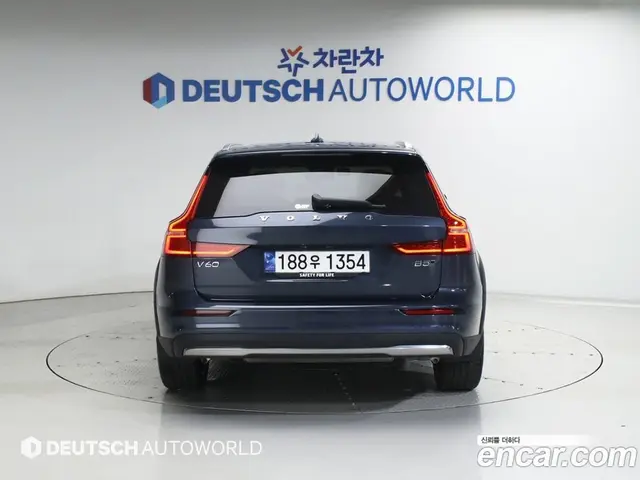 Volvo V60 2024 2.0 автомат (гидро), миниатюра 4
