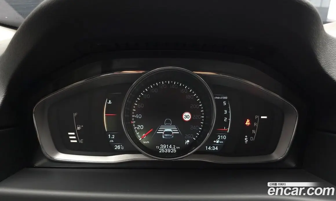 Volvo XC70 2015 2.4 автомат (гидро), фото 8