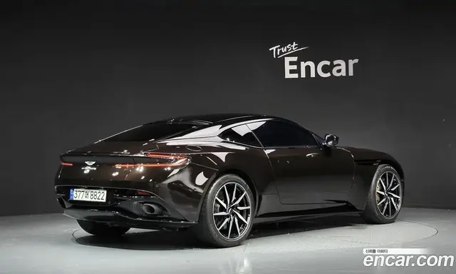 Aston Martin DB11 2020 4.0 автомат (гидро), миниатюра 2