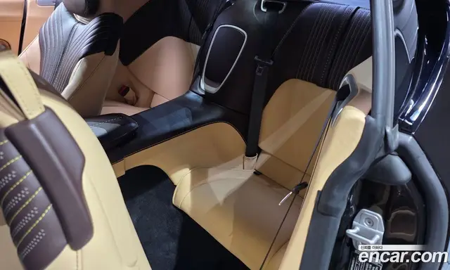 Aston Martin DB11 2020 4.0 автомат (гидро), миниатюра 11