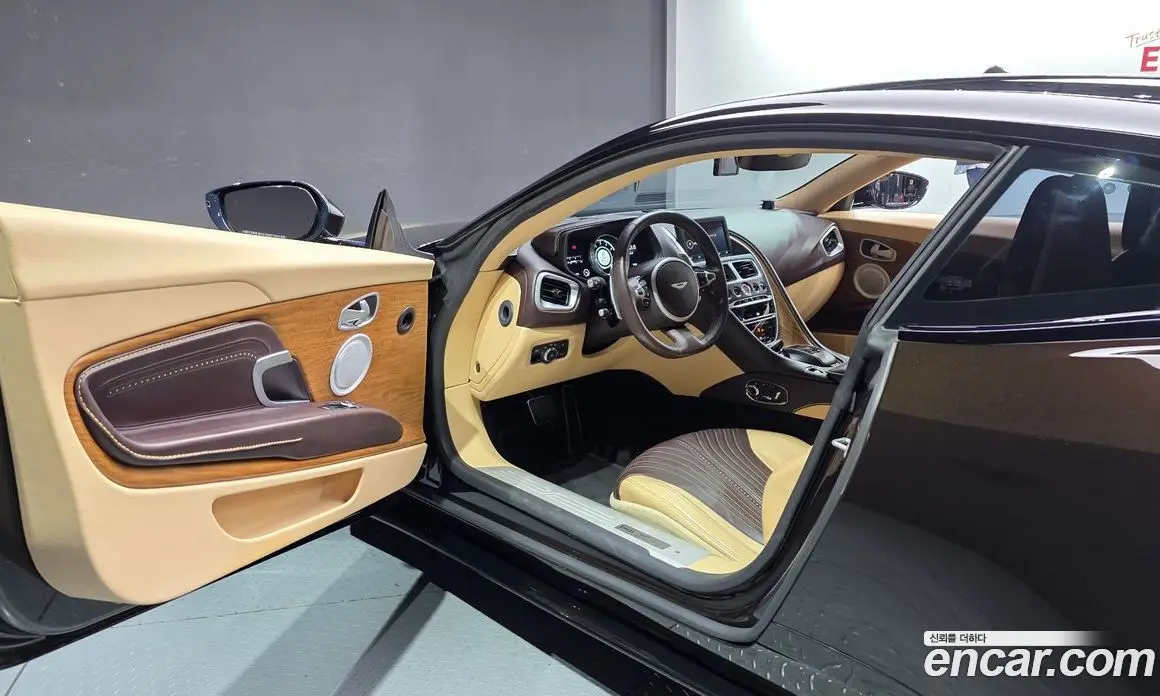Aston Martin DB11 2020 4.0 автомат (гидро), фото 10