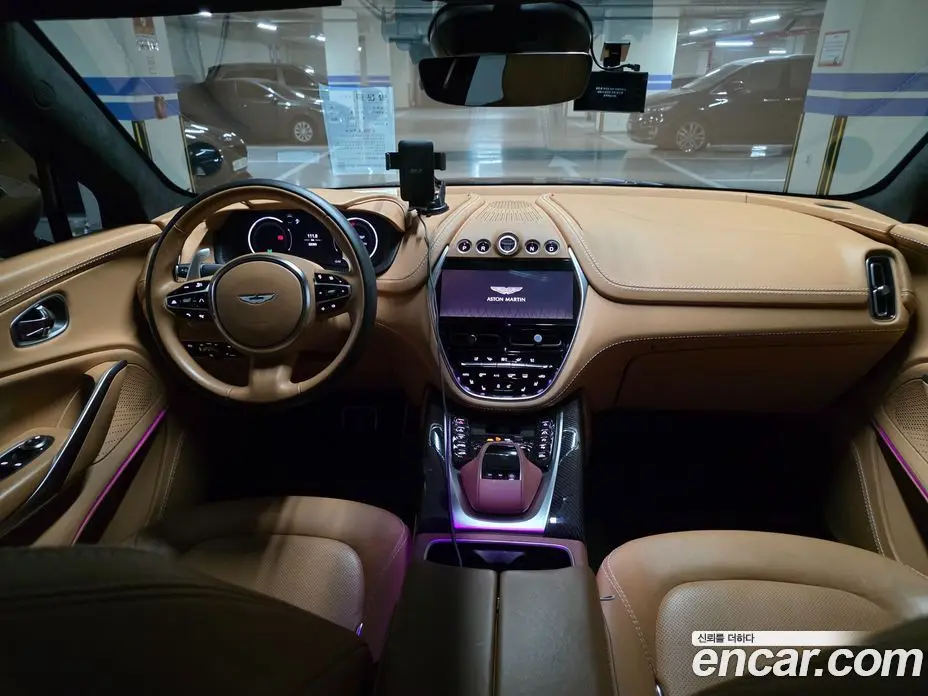 Aston Martin DBX 2021 4.0 автомат (гидро), фото 13