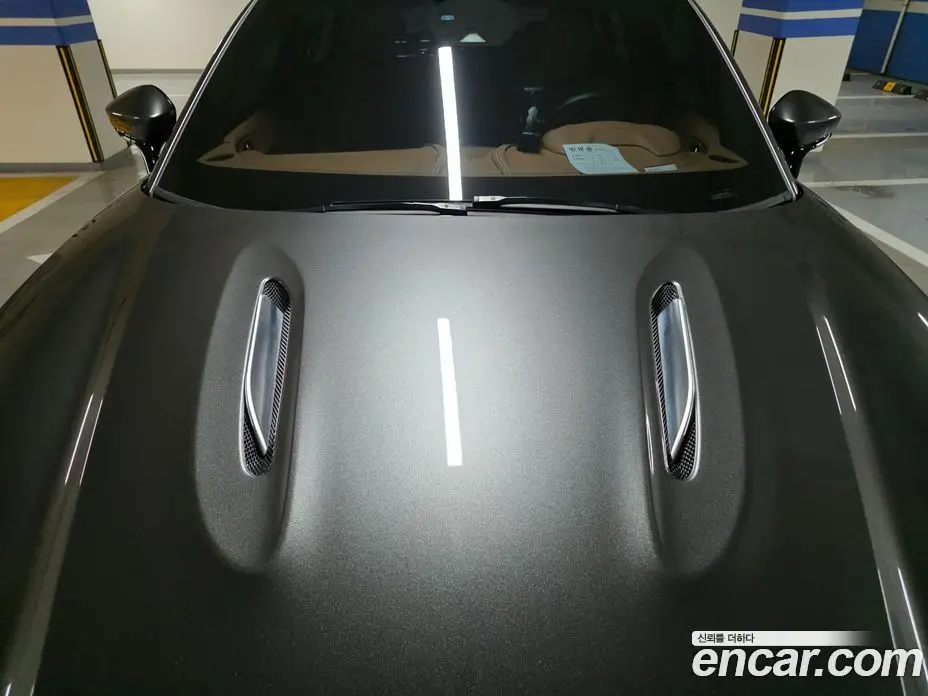 Aston Martin DBX 2021 4.0 автомат (гидро), фото 17