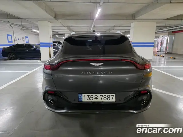 Aston Martin DBX 2021 4.0 автомат (гидро), миниатюра 5