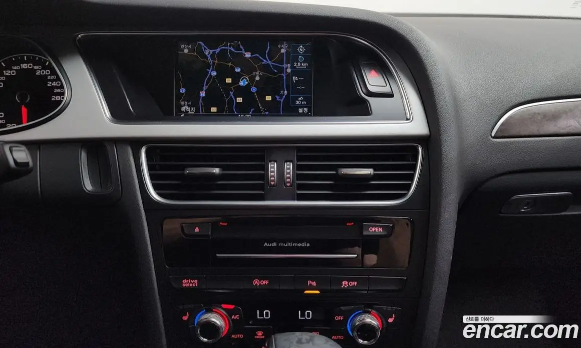 Audi A4 2015 2.0 автомат (гидро), фото 13
