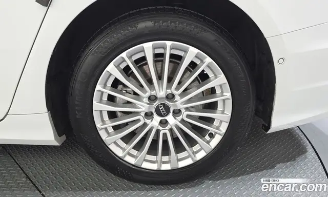 Audi A6 2021 2.0 автомат (гидро), миниатюра 7