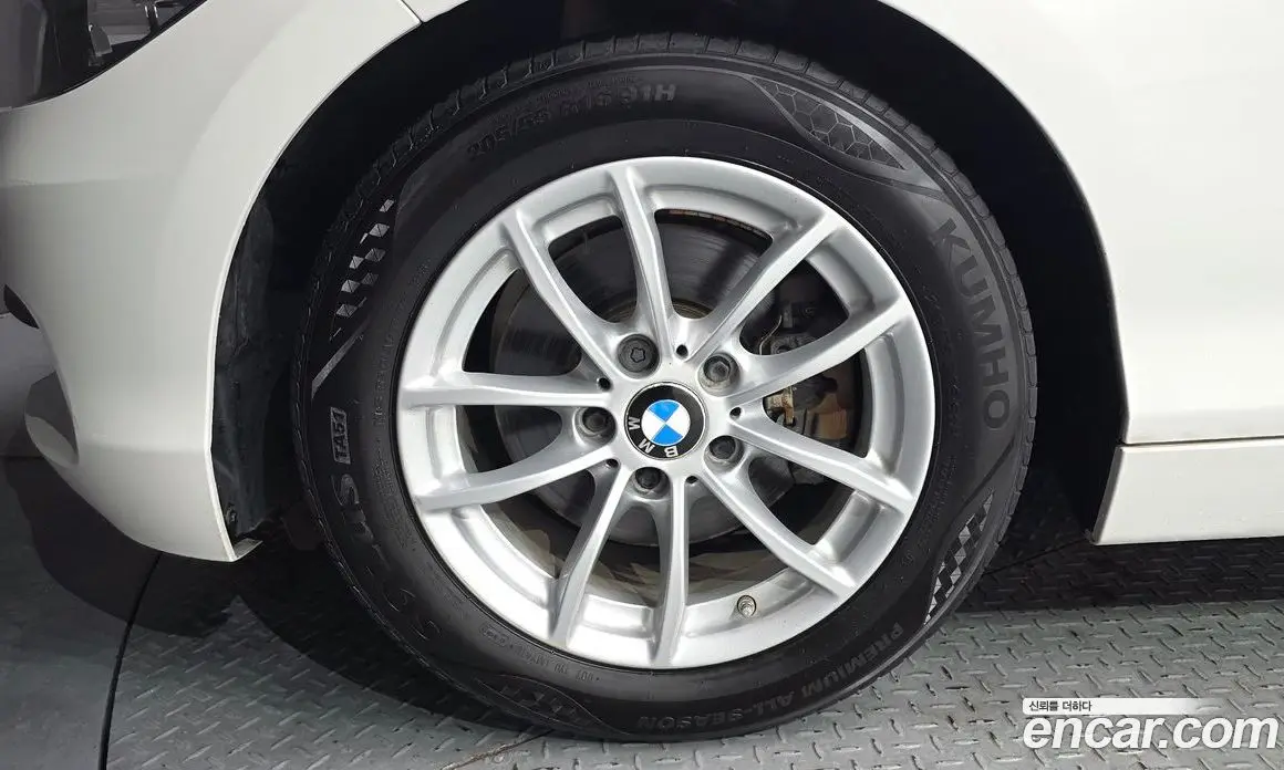 BMW 1 серия 2016 2.0 автомат (гидро), фото 5