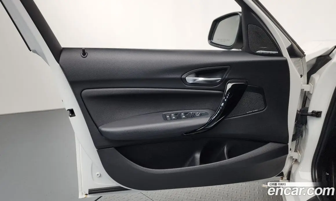 BMW 1 серия 2017 2.0 автомат (гидро), фото 13