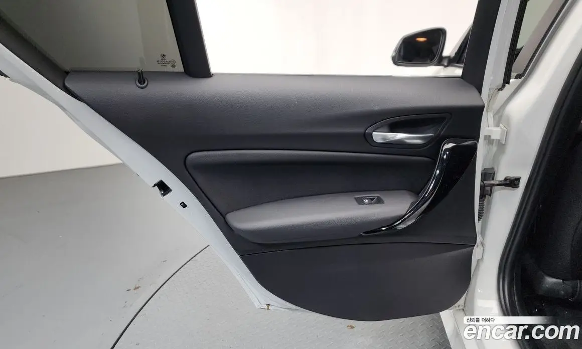 BMW 1 серия 2017 2.0 автомат (гидро), фото 14