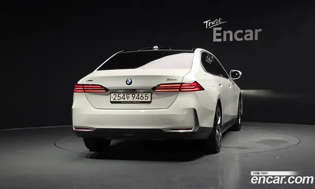 BMW 5 серия 2023 2.0 автомат (гидро), миниатюра 4