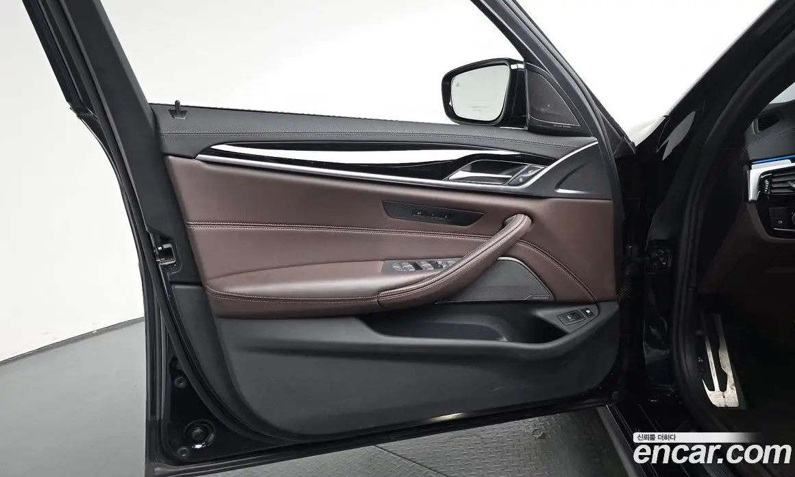BMW 5 серия 2023 2.0 автомат (гидро), фото 14