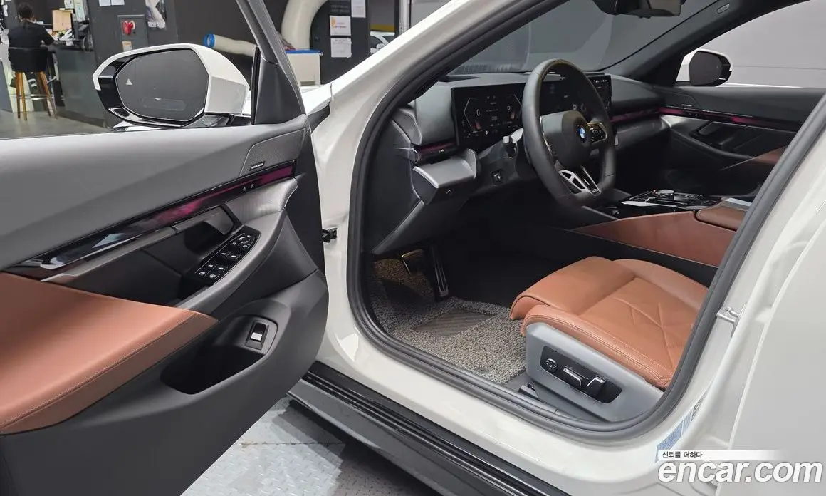 BMW 5 серия 2025 2.0 автомат (гидро), фото 13