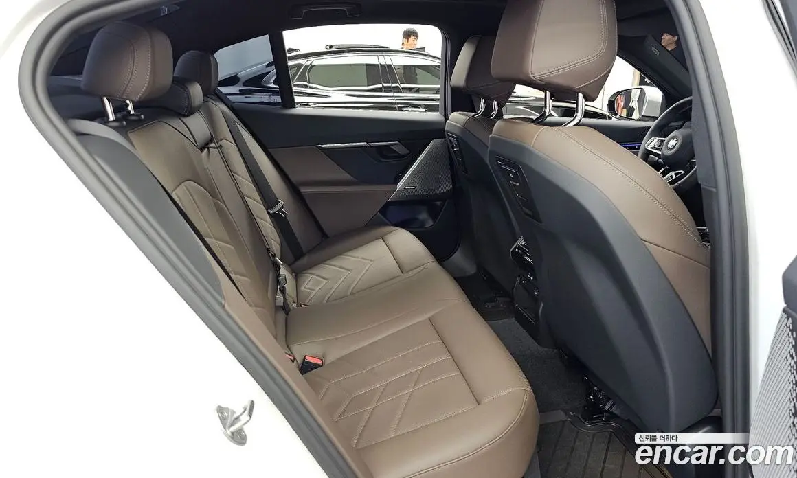 BMW 5 серия 2025 2.0 автомат (гидро), фото 12