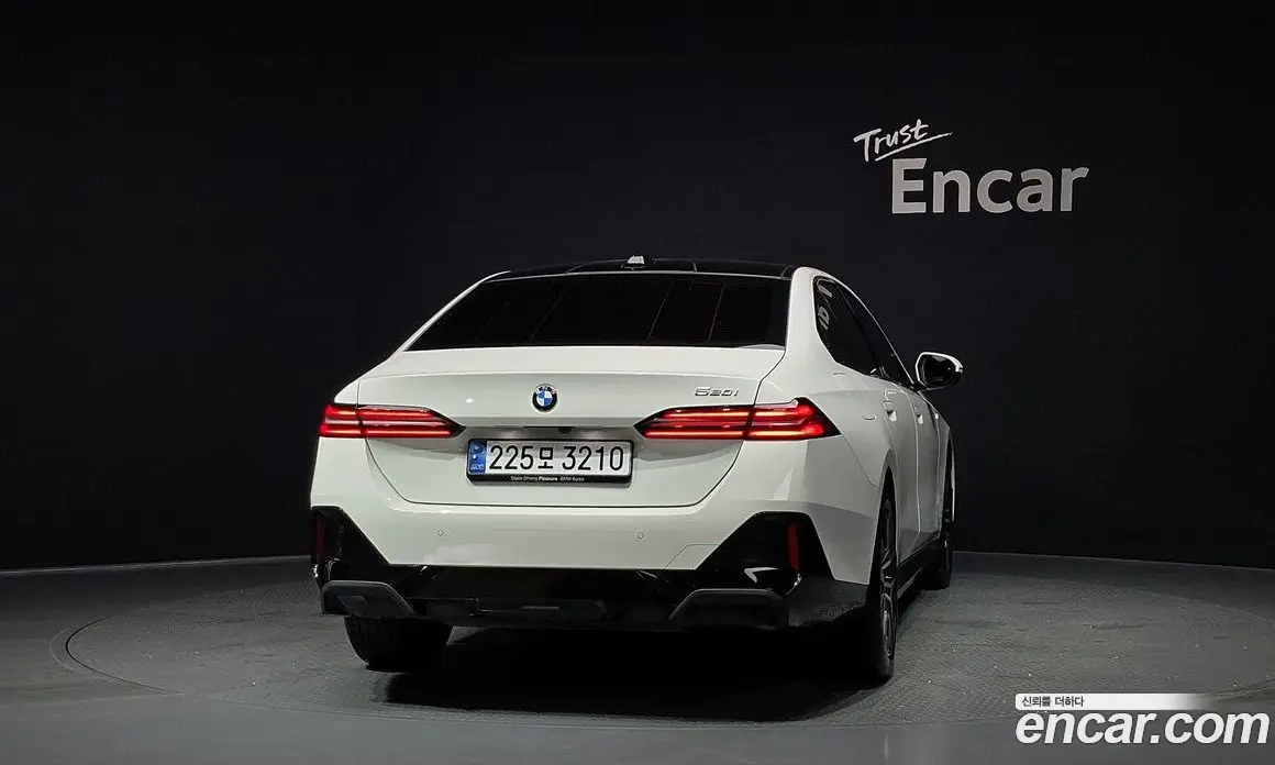 BMW 5 серия 2025 2.0 автомат (гидро), фото 4