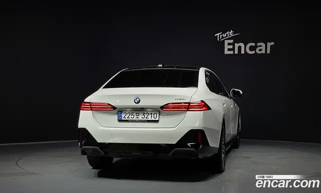 BMW 5 серия 2025 2.0 автомат (гидро), миниатюра 4