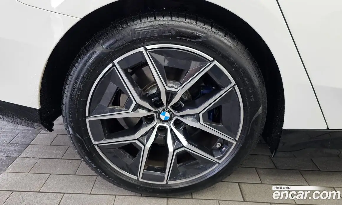 BMW 5 серия 2025 2.0 автомат (гидро), фото 5