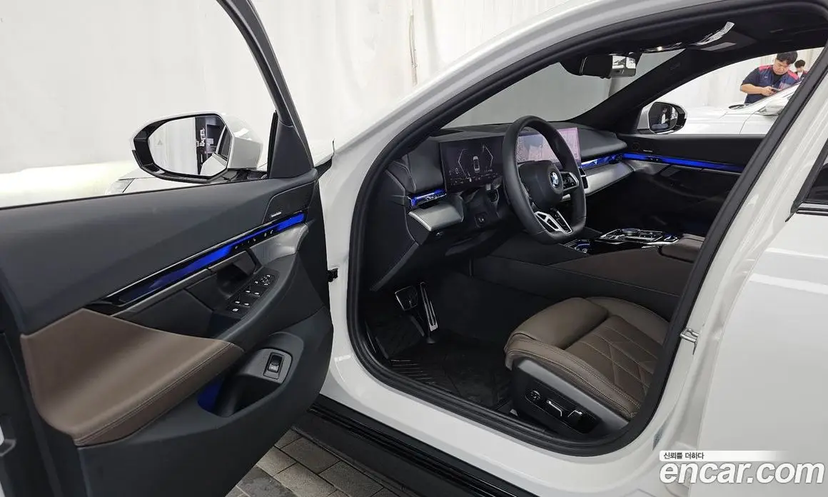 BMW 5 серия 2025 2.0 автомат (гидро), фото 10