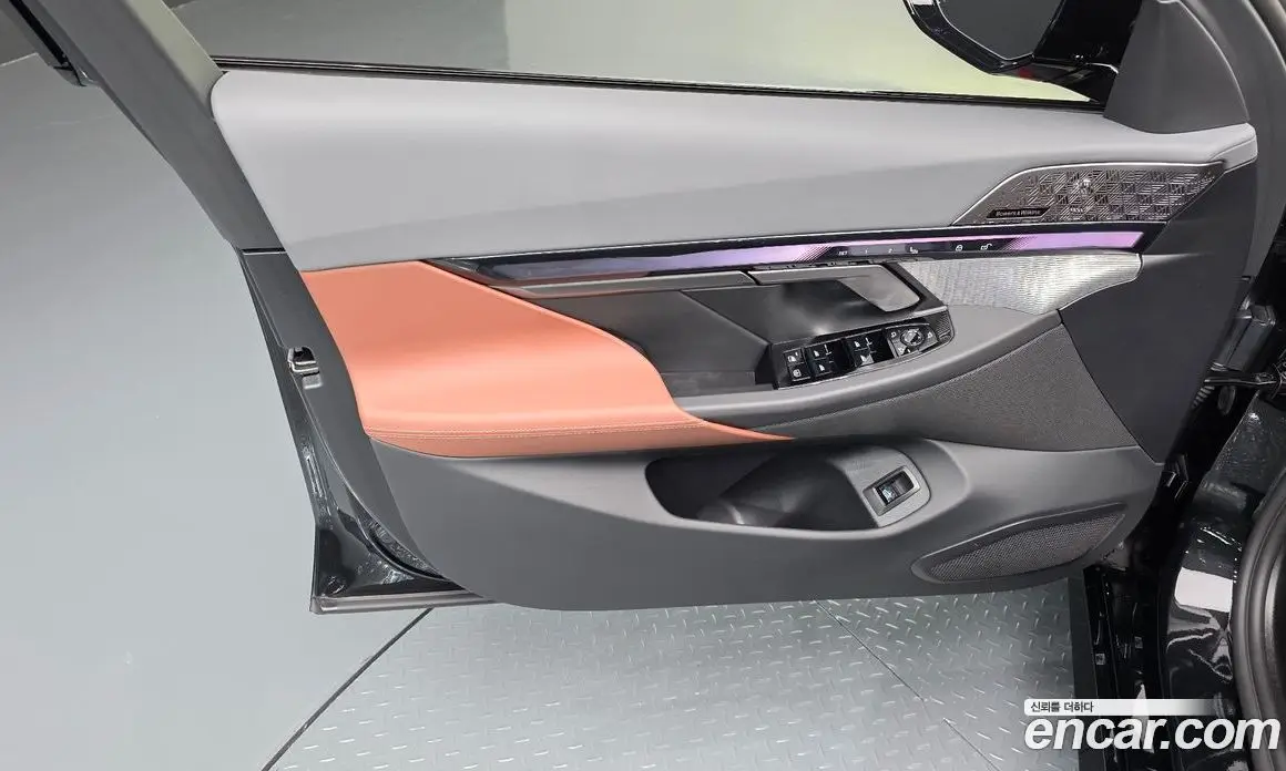 BMW 5 серия 2025 2.0 автомат (гидро), фото 14