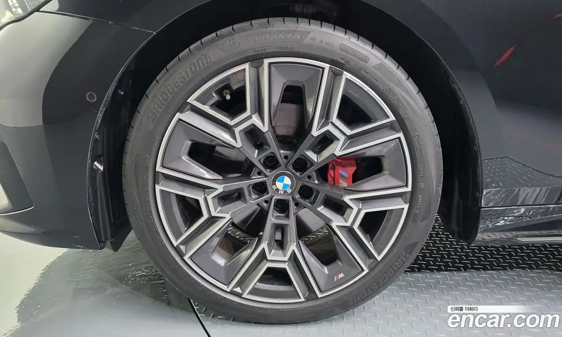 BMW 5 серия 2025 2.0 автомат (гидро), фото 5