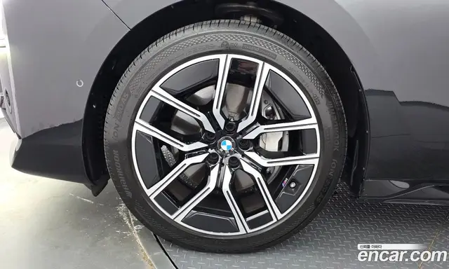 BMW 7 серия 2024 3.0 автомат (гидро), миниатюра 5