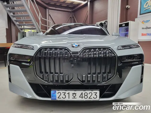 BMW 7 серия 2025 3.0 автомат (гидро), миниатюра 3