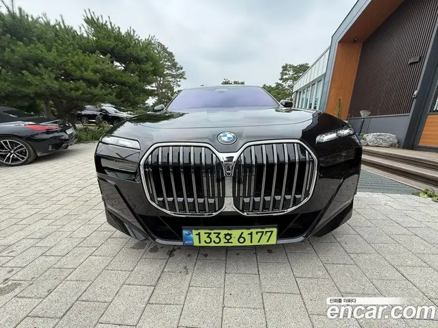BMW 7 серия 2025 3.0 автомат (гидро), миниатюра 3