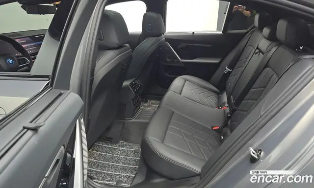 BMW i5 2025 0.2 автомат (гидро), миниатюра 12